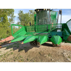 John Deere 1055 cu header...